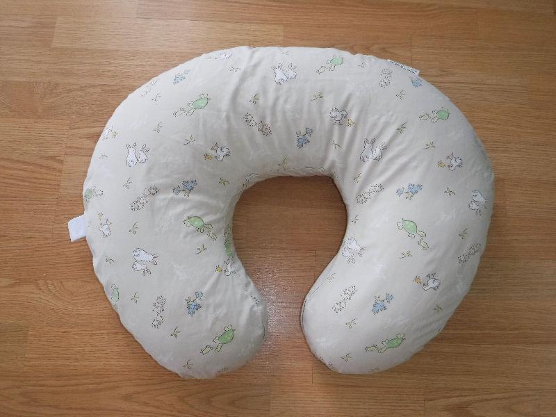 Nursing Pillow Boppy Baby Breastfeeding Newborn + 2 Covers