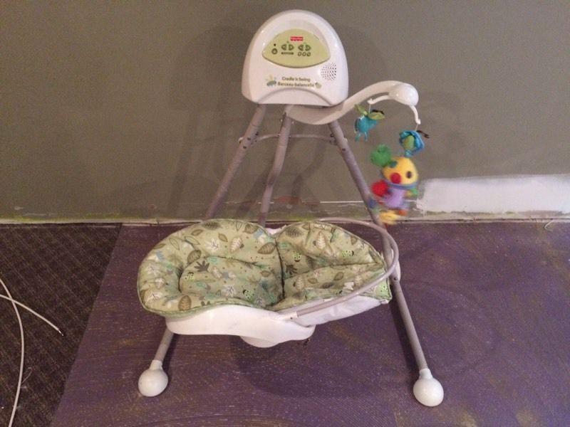Baby swinging chair/seat