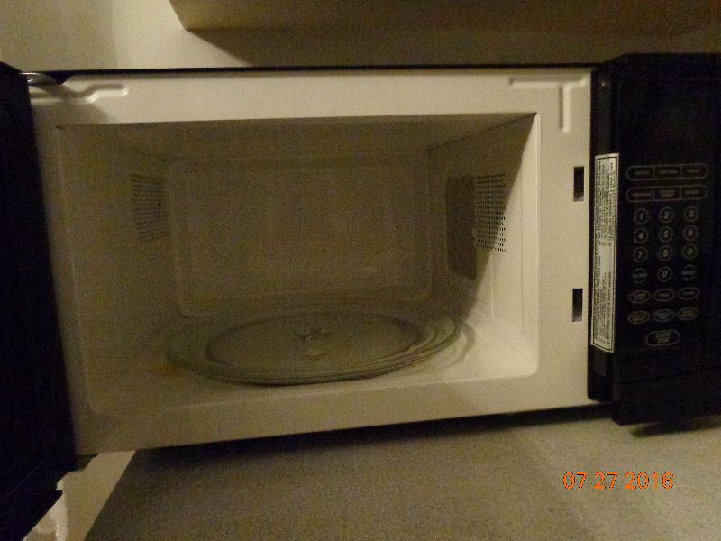 Danby Black1.1 cu. ft Countertop Microwave