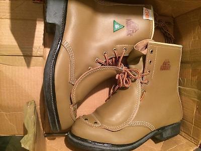 Safety boot. Size 9