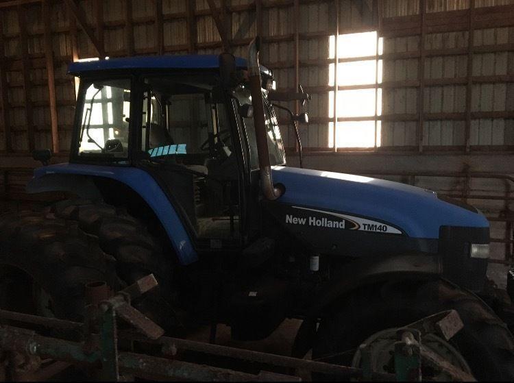 4 wheel drive TM140 New Holland Tractor