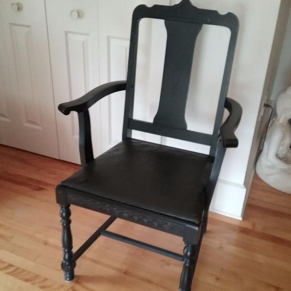 Antique captain chair