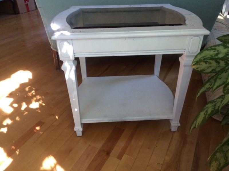 2 End tables with glass tops $20