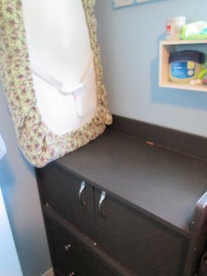 baby room furniture--- dresser and change table combo + 9 covers
