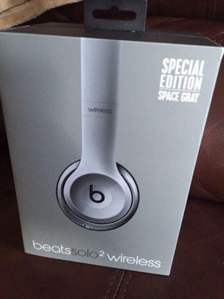 Beats Solo2 Wireless Headphones: UNOPENED