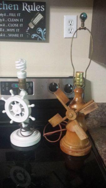 2 old lamps $20 each / can deliver