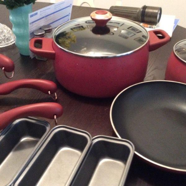 Paula Deen Cookware set