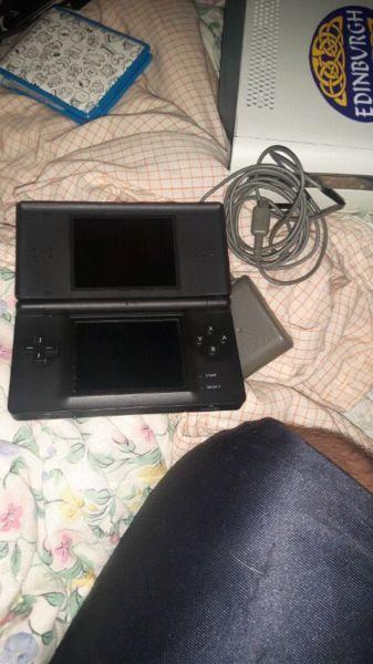Nintendo ds lite for parts. Read below. For sale or trade