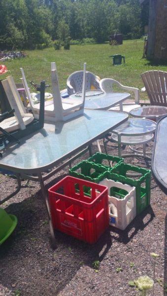 Patio table / can deliver