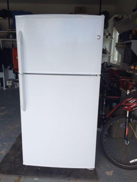 Wanted: 21 cuft fridge