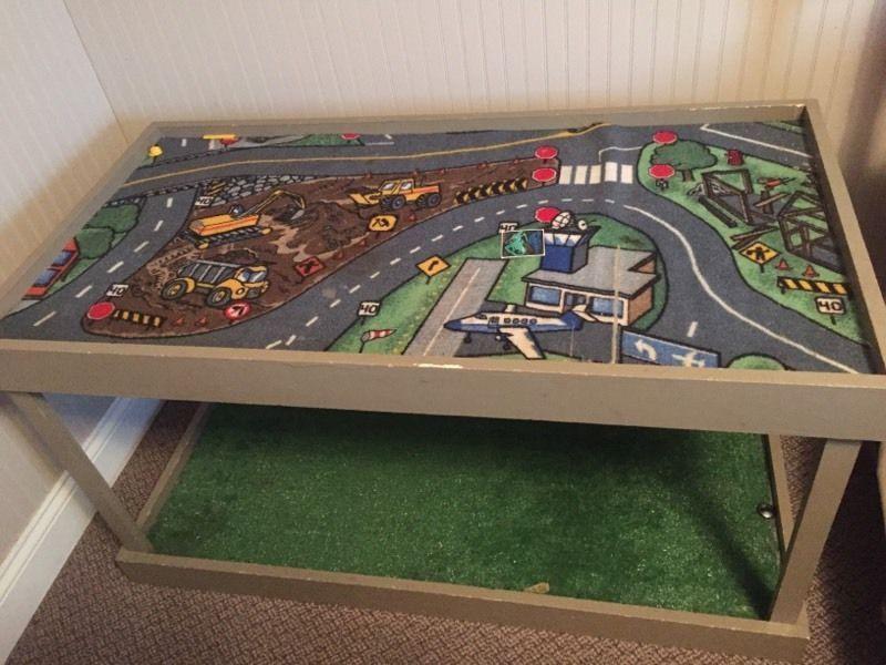 Children's play table