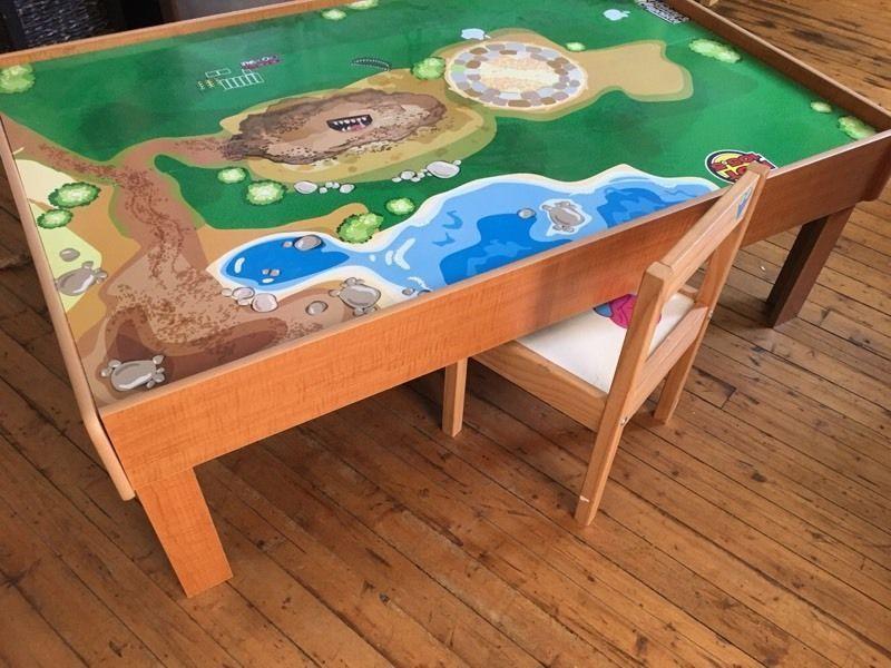 Play table - Good condition