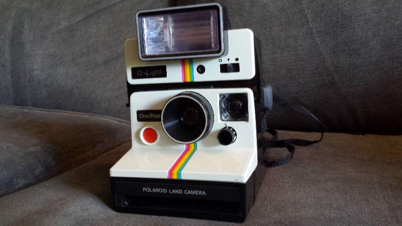 Polaroid SX-70 Rainbow OneStep + Q-Light Flash + Sac à vendre