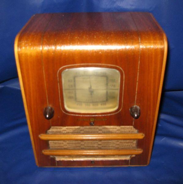 Very Old & Rare General Electric Wooden Radio