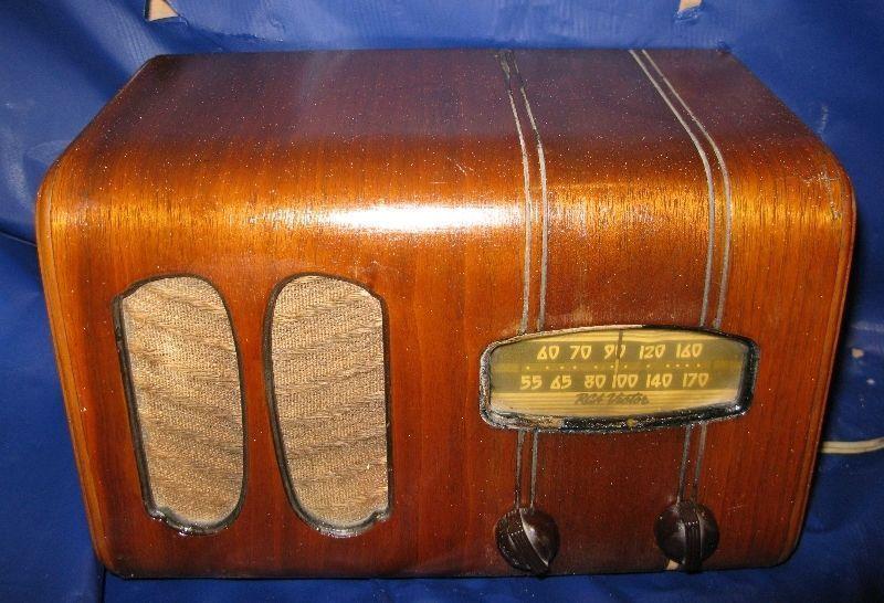 Very Old & Rare RCA Victor Wooden Radio