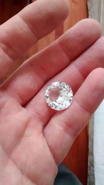 Grande Zircone (cubic zirconia) 18mm rond 23+ carats