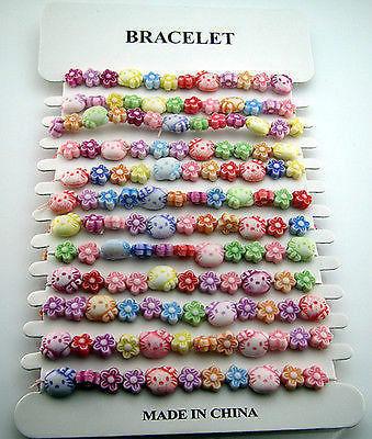 # 019 - Petit bracelet HELLO KITTY avec fleurs de couleurs