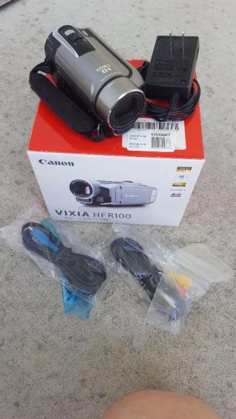 Canon Vixia HF R100 HD Camcorder - perfect cond., Orig box