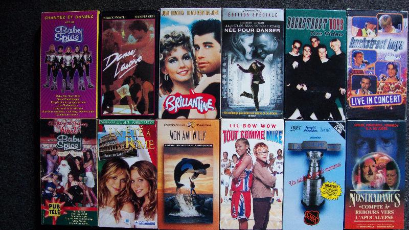 Plusieurs cassettes VHS et DVD de film