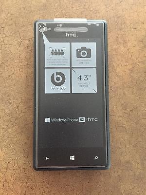 HTC 8X FLAMBANT NEUF JAMAIS UTILISÉ