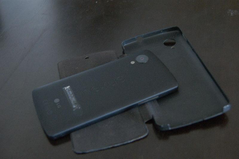 Nexus 5 (première génération) + coque officielle