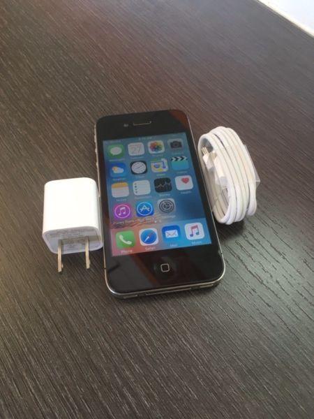 iPhone 4s 16gb 10/10 BELLNEW Apple accessories included