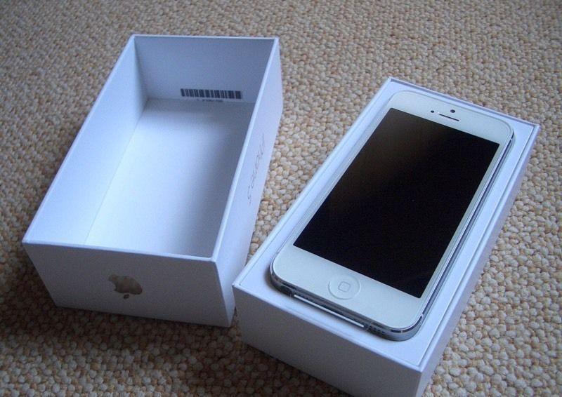 IPhone 5 blanc 16g avec Bell ou Virgin en excellente condition