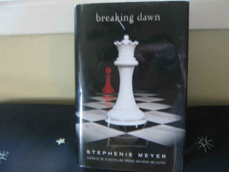 Breaking Dawn- In Very Good Condition!
