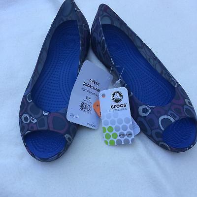 CROCS souliers NEUFS modele Carlie Flat bleus