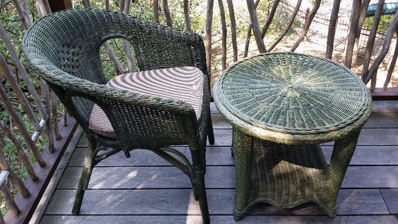 Ensemble Chaise & Table Rotin