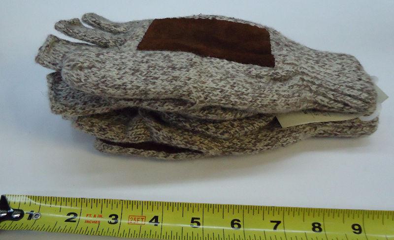 New Thinsulate Wool Winter Gloves / Gants d'hiver en laine neufs