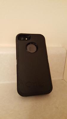 Great Condition 64GB Black Apple iPhone 5 + Bonus Otterbox Case