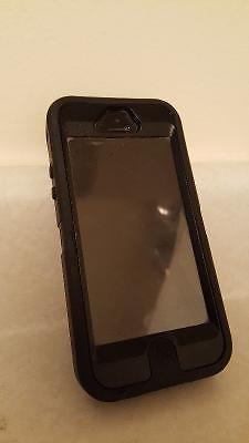 Great Condition 64GB Black Apple iPhone 5 + Bonus Otterbox Case