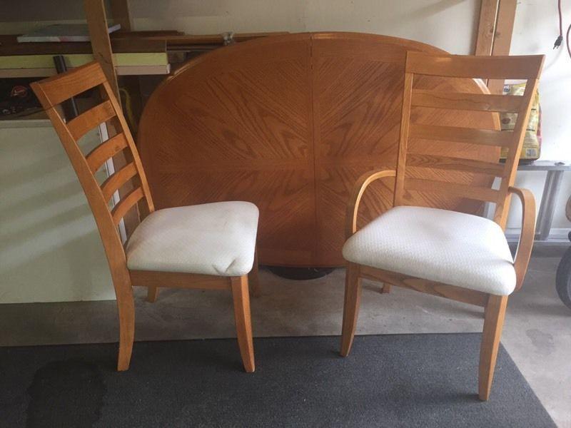Wanted: Great Solid wood table and 5 chairs