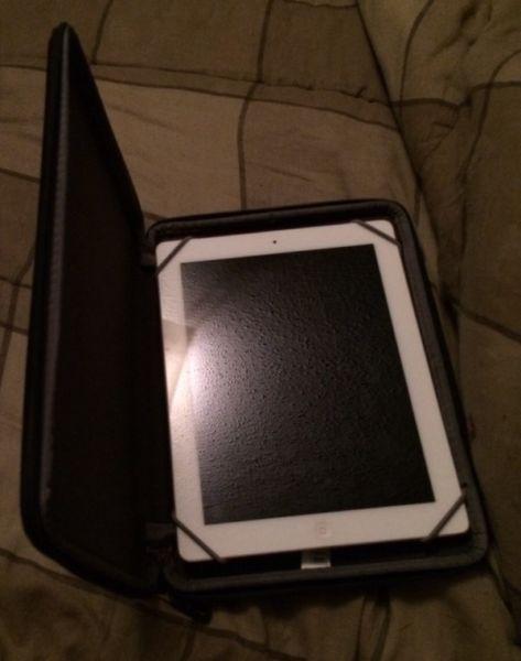 iPad 1st Gen 16gb. Plus Accessories