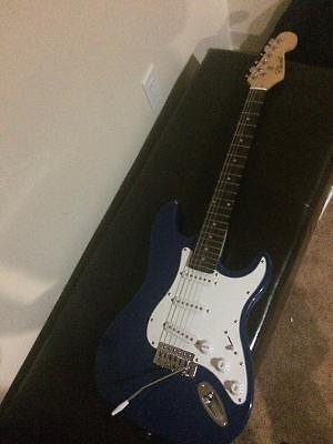 Blue Chord Stratocaster || Comes with bag and mini amp