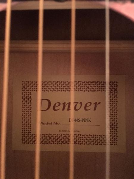 Denver Acoustic Guitar (medium size)