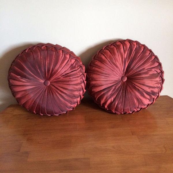 DECORATIVE CUSHIONS (2)