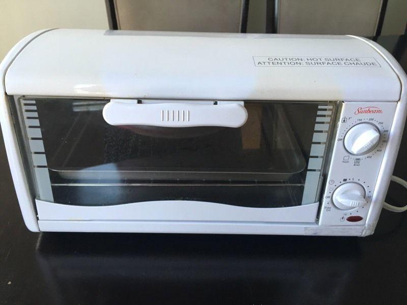 Sunbeam Toaster Oven-4 slice/white