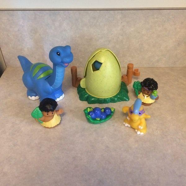 FISHERPRICE CAVEMAN MOMMA & BABY BRONTOSAURUS , EGG & 2 EXTRAS