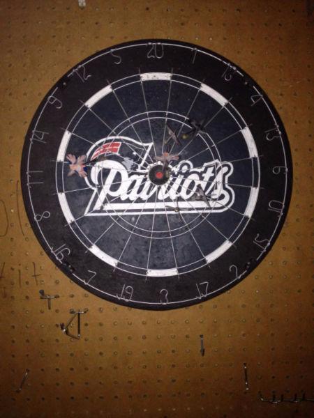 OFFICIAL LICENSED NEW ENGLAND PATRIOTS DART BOARD