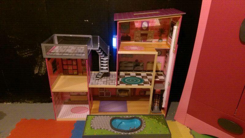 Barbie mansion