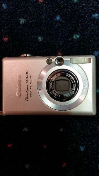 Canon Elph SD600 Compact Digital Camera in excllent Cond