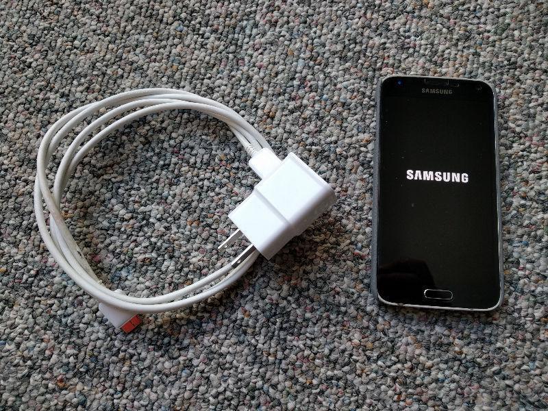 Samsung Galaxy S5 Unlocked with Case UNLOCKED