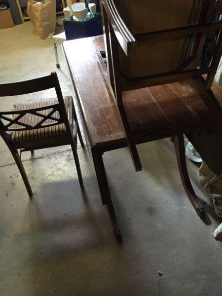 Antique wood table with drop leafs and 4 chairs