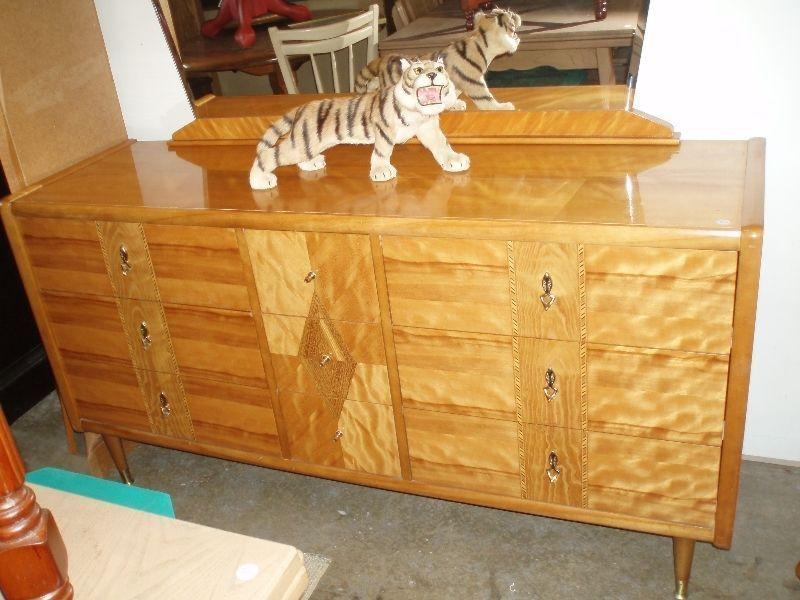 Antique Tiger Maple Bedroom Suite