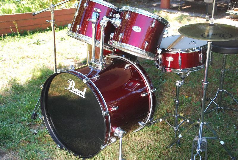 PEARL FORUM DRUM SET - COMPLETE AND READY TO PLAY!