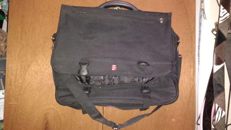 SwissGear laptop bag $40 takes excellent condition