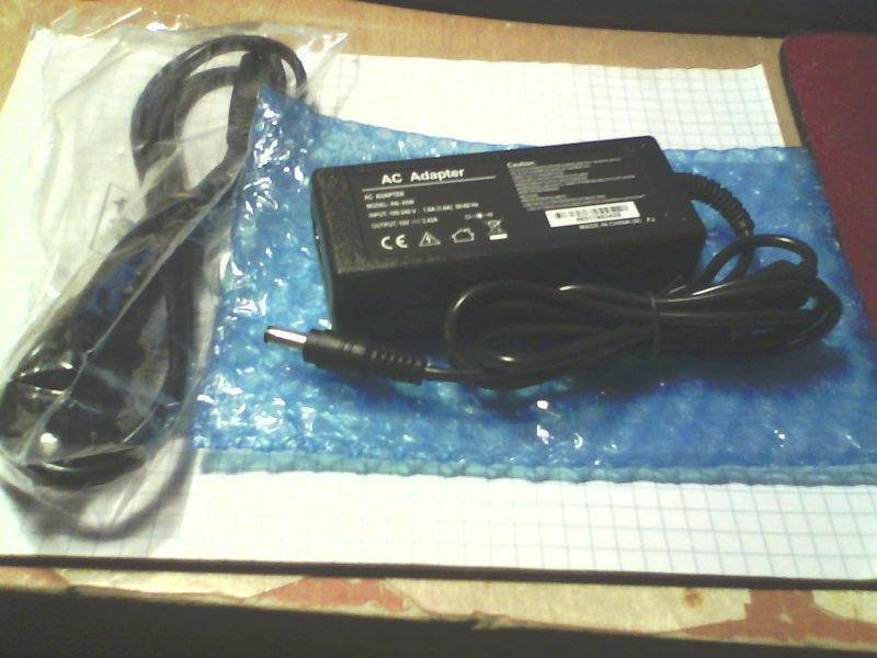 TOSHIBA 19V - 1.6A - 65w ac Adapter charger