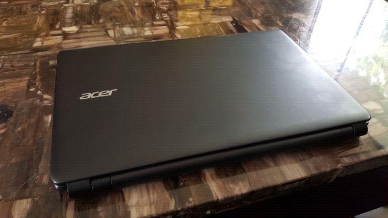 10/10 Mint condition Acer laptop